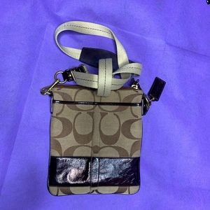 Very cute cross body coach bag